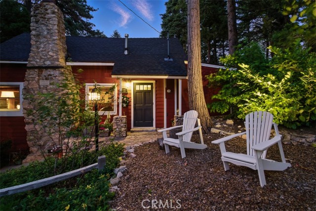 433 Milburn Road, Lake Arrowhead CA: https://media.crmls.org/medias/30121314-796c-4b8f-98ff-2f70df8a93e7.jpg