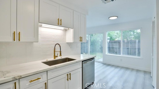 Detail Gallery Image 8 of 16 For 7909 Primrose Ln, Highland,  CA 92346 - 4 Beds | 2/1 Baths