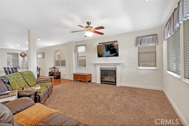 Detail Gallery Image 13 of 38 For 1024 Newcastle, Livingston,  CA 95344 - 5 Beds | 3/1 Baths