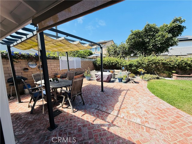 18071 Westlake Circle, Huntington Beach CA: https://media.crmls.org/medias/3013acb0-248f-487a-a250-8df2f366fdf9.jpg