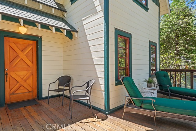 Detail Gallery Image 6 of 49 For 27675 Lakes Edge Rd, Lake Arrowhead,  CA 92352 - 3 Beds | 1/1 Baths