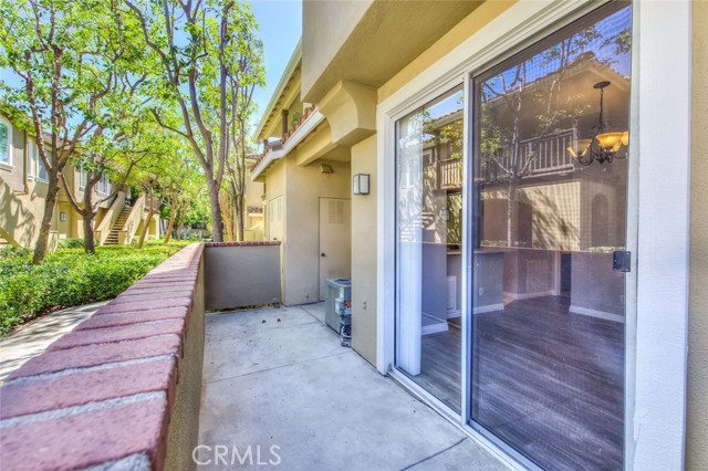 Detail Gallery Image 14 of 32 For 120 Gallery Way, Tustin,  CA 92782 - 3 Beds | 2/1 Baths