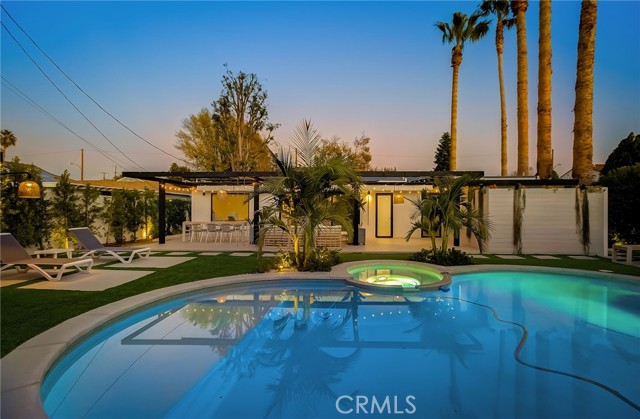 Detail Gallery Image 12 of 66 For 8161 Encino Ave, Northridge,  CA 91325 - 4 Beds | 3 Baths