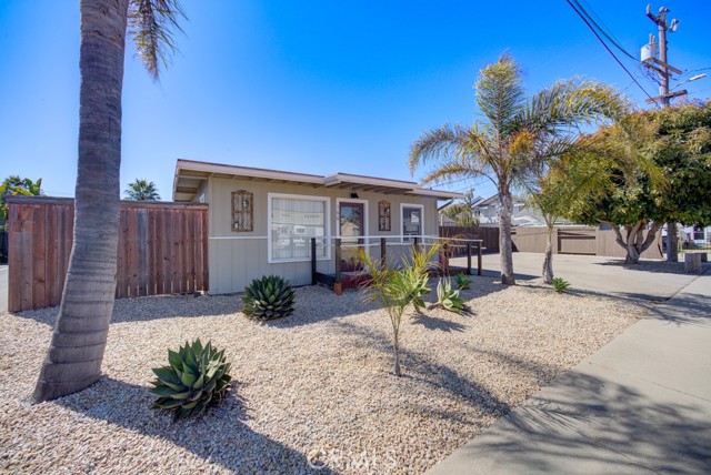 Detail Gallery Image 3 of 29 For 166 S 10th St, Grover Beach,  CA 93433 - 2 Beds | 1/1 Baths