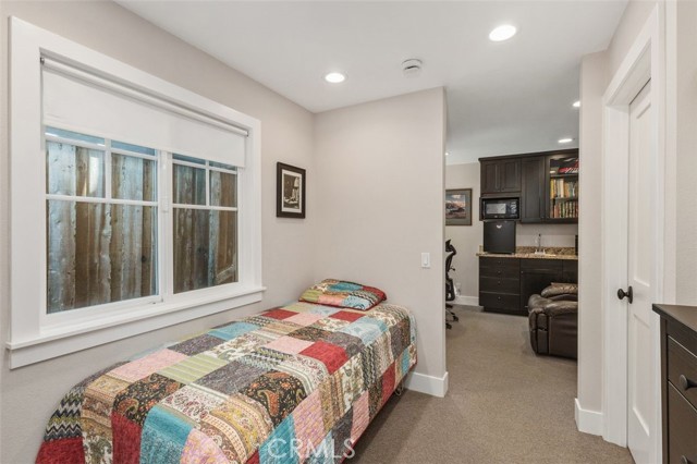 1405 Lakeside Lane, Huntington Beach CA: https://media.crmls.org/medias/3016e166-26fe-4c83-bfd9-aa70c932219e.jpg
