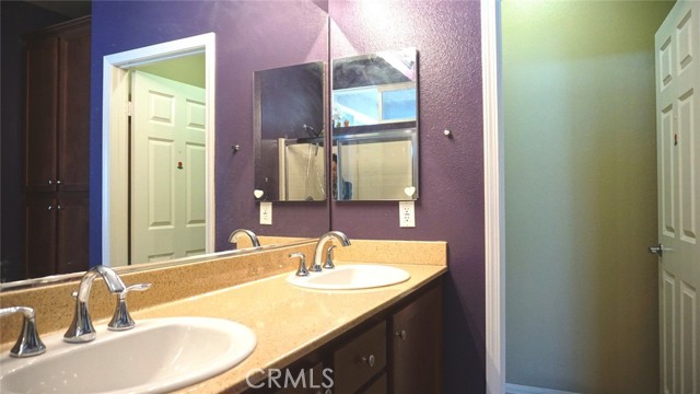 Detail Gallery Image 22 of 31 For 27949 Avalon Dr, Canyon Country,  CA 91351 - 2 Beds | 2 Baths