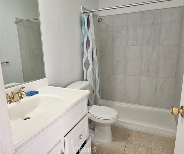 Detail Gallery Image 7 of 12 For 2891 Canyon Crest Dr #72,  Riverside,  CA 92507 - 2 Beds | 2 Baths