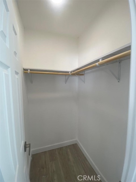 Detail Gallery Image 10 of 17 For 4914 Hesperia, Encino,  CA 91316 - 2 Beds | 2 Baths