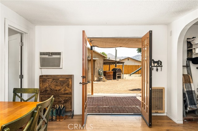 1014 7th Street, Norco CA: https://media.crmls.org/medias/3017c325-d5eb-43b7-9580-c67b26cc03f1.jpg