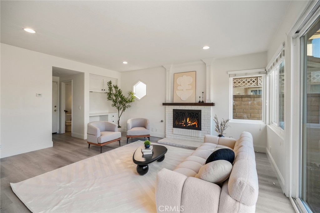 301850f5 E6b7 4bfa B4a9 1f4fe595848d