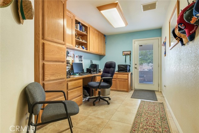Detail Gallery Image 21 of 55 For 23465 Cherokee Rd, Apple Valley,  CA 92307 - 5 Beds | 3/1 Baths
