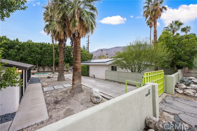 435 E Chuckwalla, Palm Springs CA: https://media.crmls.org/medias/3018c7f9-96a7-4aec-8b3f-f1d2c974fc01.jpg