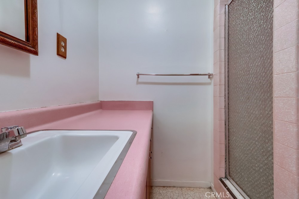 https://media.crmls.org/medias/3018f9b5-c875-4974-acc3-2a1fafd0d096.jpg?preset=X-Large