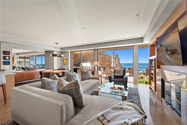Detail Gallery Image 8 of 38 For 1603 S Coast Hwy #F,  Laguna Beach,  CA 92651 - 3 Beds | 3 Baths
