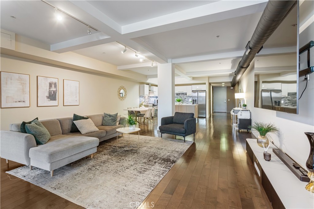 433 Pine Avenue #102