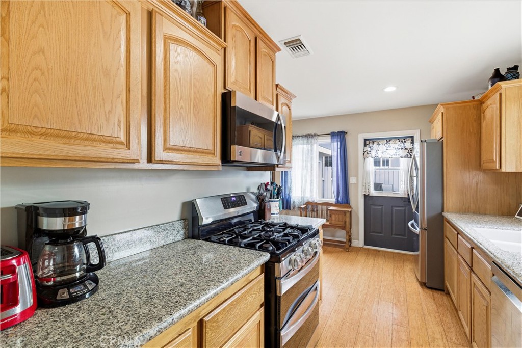 MLS #OC25259538 image #9