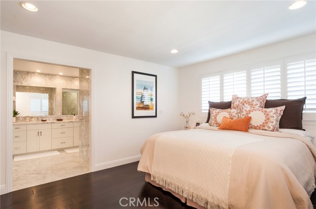 24 Bermuda Court, Manhattan Beach, California 90266, 3 Bedrooms Bedrooms, ,1 BathroomBathrooms,Residential,Sold,Bermuda,SB17026195