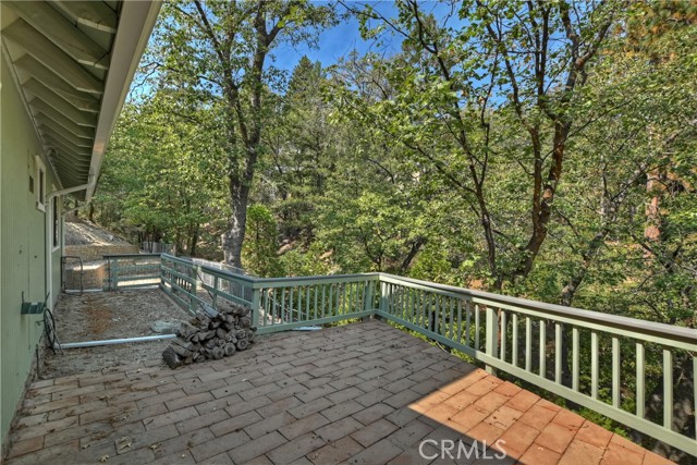 Detail Gallery Image 15 of 49 For 26690 Thunderbird Dr, Lake Arrowhead,  CA 92352 - 3 Beds | 3/1 Baths