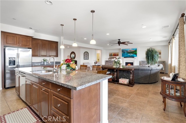 Detail Gallery Image 13 of 42 For 11950 Nuthatch, Jurupa Valley,  CA 91752 - 5 Beds | 3/1 Baths