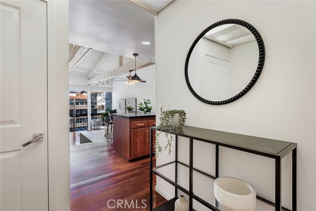Detail Gallery Image 2 of 22 For 9331 Marina Pacifica Dr N, Long Beach,  CA 90803 - 1 Beds | 1 Baths