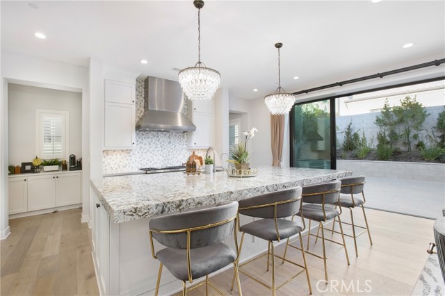 85 Spacial, Irvine CA: https://media.crmls.org/medias/301b1733-bcc5-4b14-8587-ed7250b0ba47.jpg