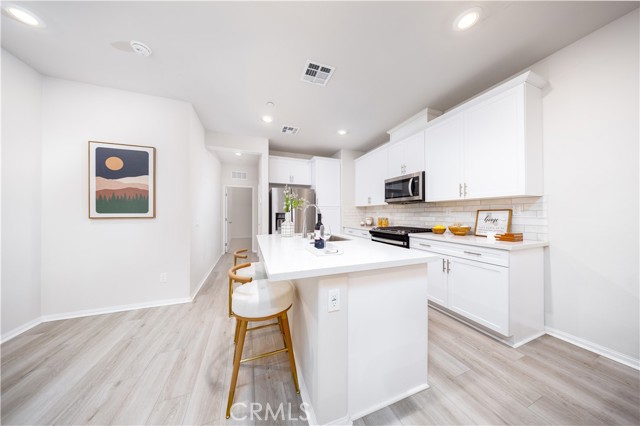 Detail Gallery Image 8 of 30 For 2715 Erebus Ct, Pomona,  CA 91767 - 3 Beds | 3 Baths