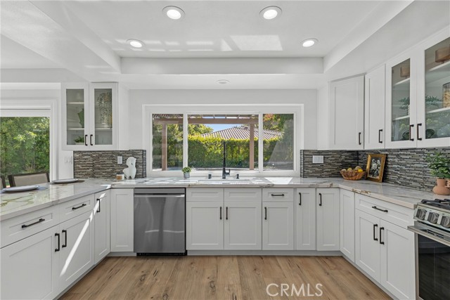 Detail Gallery Image 10 of 39 For 3944 Corte Cancion, Thousand Oaks,  CA 91360 - 4 Beds | 3 Baths