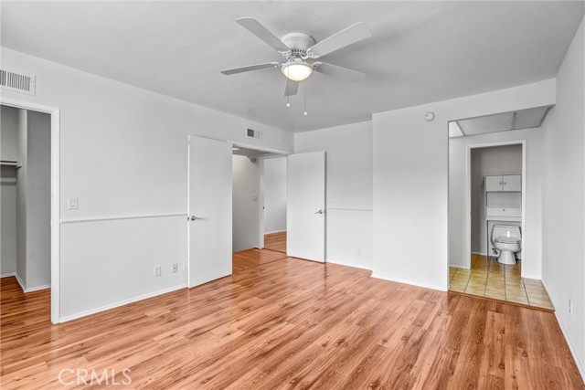 18403 Collins Street, Tarzana CA: https://media.crmls.org/medias/301d11a6-ebc9-43c9-9c82-67cd43262abe.jpg