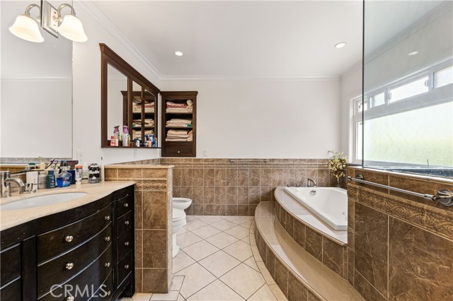 4811 Heaven Avenue, Woodland Hills CA: https://media.crmls.org/medias/301d9dd2-7bbc-45fd-9b14-7dd9d0c61ece.jpg