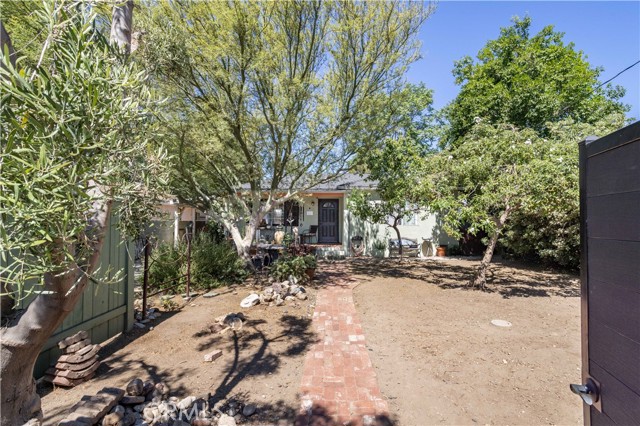 10321 Owensmouth Avenue, Chatsworth CA: https://media.crmls.org/medias/301da528-01d2-40b3-9132-14444b9917b8.jpg