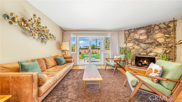 Detail Gallery Image 2 of 14 For 10449 Gloria Ave, Granada Hills,  CA 91344 - 3 Beds | 2 Baths