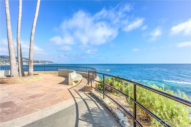 Detail Gallery Image 32 of 34 For 420 Cypress Dr #420,  Laguna Beach,  CA 92651 - 2 Beds | 2 Baths