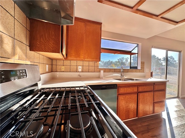 Detail Gallery Image 9 of 51 For 18805 Kross Rd, Riverside,  CA 92508 - 3 Beds | 2 Baths