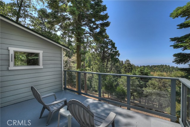 1040 Mile High Road, Twin Peaks CA: https://media.crmls.org/medias/301e62bf-4149-4680-b6b0-e5aa40559f29.jpg