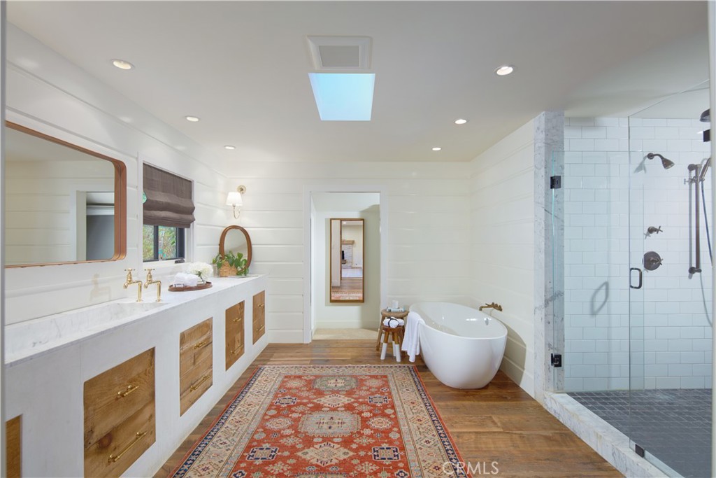 301edb00 4127 4210 A6e9 575e08cdd8ac