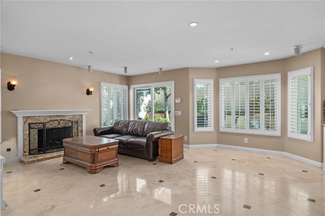 Detail Gallery Image 10 of 49 For 7243 Kittyhawk St, Fontana,  CA 92336 - 4 Beds | 3 Baths