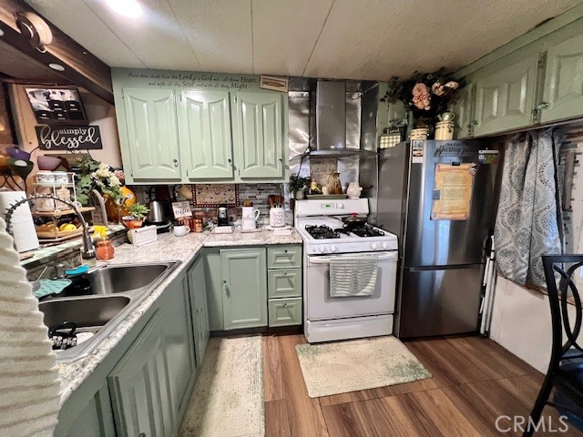 Detail Gallery Image 5 of 11 For 13892 Pioneer Road, Space 29a 29a,  Apple Valley,  CA 92307 - 2 Beds | 1 Baths