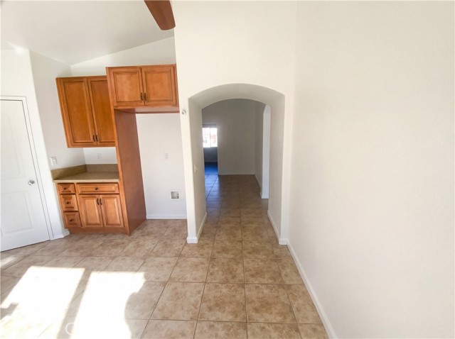 Detail Gallery Image 8 of 31 For 14433 Green River, Victorville,  CA 92394 - 3 Beds | 2 Baths