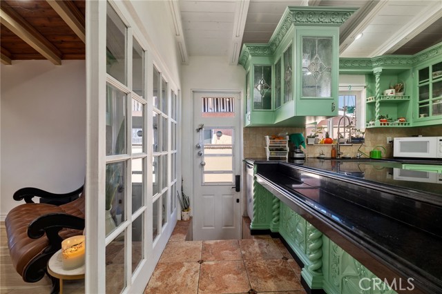 1729 W 51st Place, Los Angeles CA: https://media.crmls.org/medias/3020aba7-7c16-40ad-a8bf-62c638ac1524.jpg