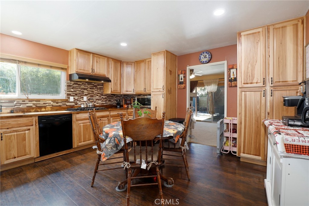 3021E17C 53Dc 4D89 B935 Bfea4929B56C 913 N Sierra View Street, Ridgecrest, Ca 93555 &Lt;Span Style='BackgroundColor:transparent;Padding:0Px;'&Gt; &Lt;Small&Gt; &Lt;I&Gt; &Lt;/I&Gt; &Lt;/Small&Gt;&Lt;/Span&Gt;