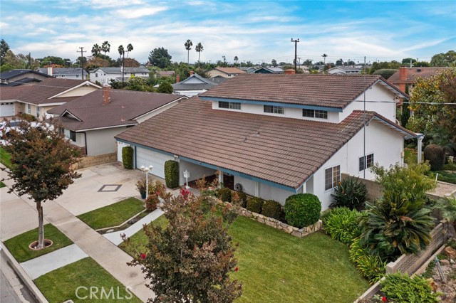 Detail Gallery Image 3 of 26 For 5302 Berkeley Ave, Westminster,  CA 92683 - 5 Beds | 2/1 Baths