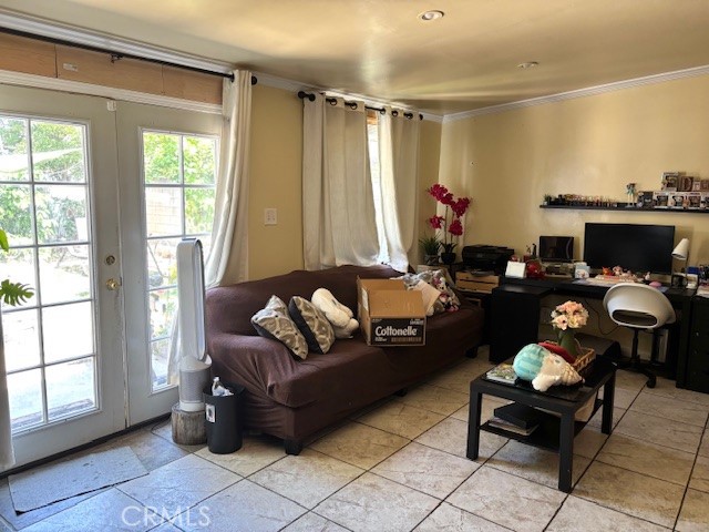Detail Gallery Image 8 of 8 For 8360 Katherine Ave #1,  Panorama City,  CA 91402 - 3 Beds | 1 Baths