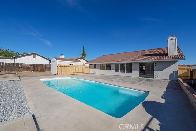 Detail Gallery Image 2 of 18 For 13383 Buena Vista Dr., Hesperia,  CA 92344 - 4 Beds | 2 Baths