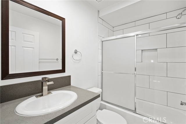 Detail Gallery Image 14 of 21 For 1820 S Orchard Ave #1/2,  Los Angeles,  CA 90006 - 4 Beds | 4 Baths