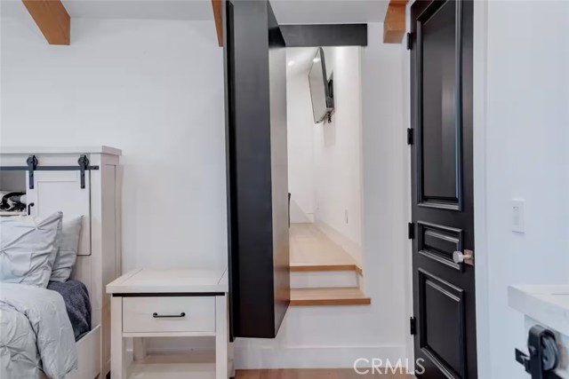 5225 Topeka Drive, Tarzana CA: https://media.crmls.org/medias/30239bc2-b1a2-463c-8bfb-40c4f91a67b2.jpg