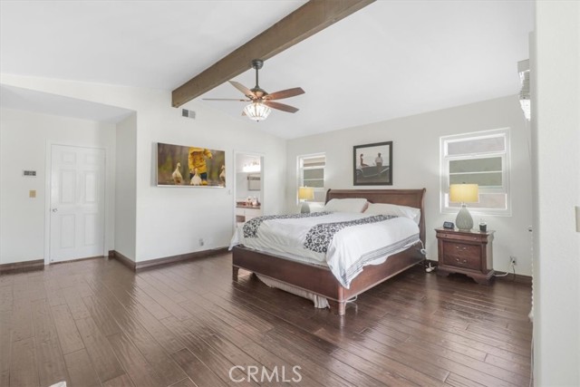 1133 7th Place, Hermosa Beach CA: https://media.crmls.org/medias/3024dded-c9e1-4bc8-a0ca-91fd97f37bcd.jpg
