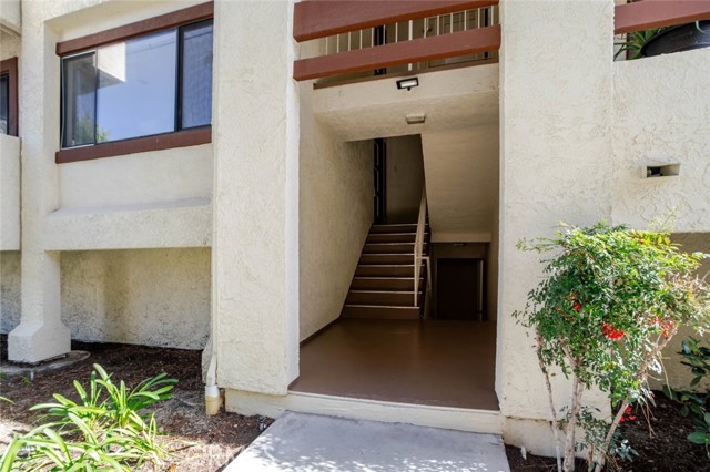 Detail Gallery Image 4 of 23 For 18015 Sundowner Way #647,  Canyon Country,  CA 91387 - 3 Beds | 2 Baths