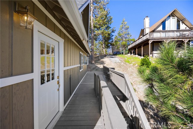 Detail Gallery Image 8 of 44 For 1113 N Grass Valley, Lake Arrowhead,  CA 92352 - 4 Beds | 2 Baths