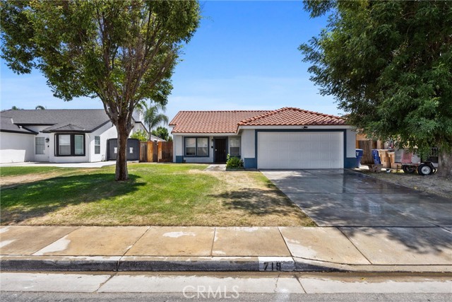 719 Baldwin Farms Drive, Bakersfield CA: https://media.crmls.org/medias/3026c0d6-c351-4707-bc51-9a247abbfc7a.jpg