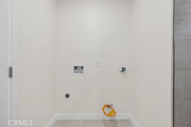 16511 San Fernando Mission Boulevard photo 18